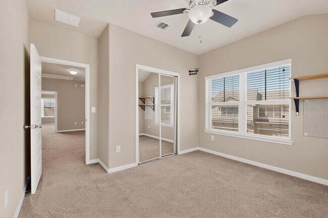 Building Photo - 1620 Bryant Dr