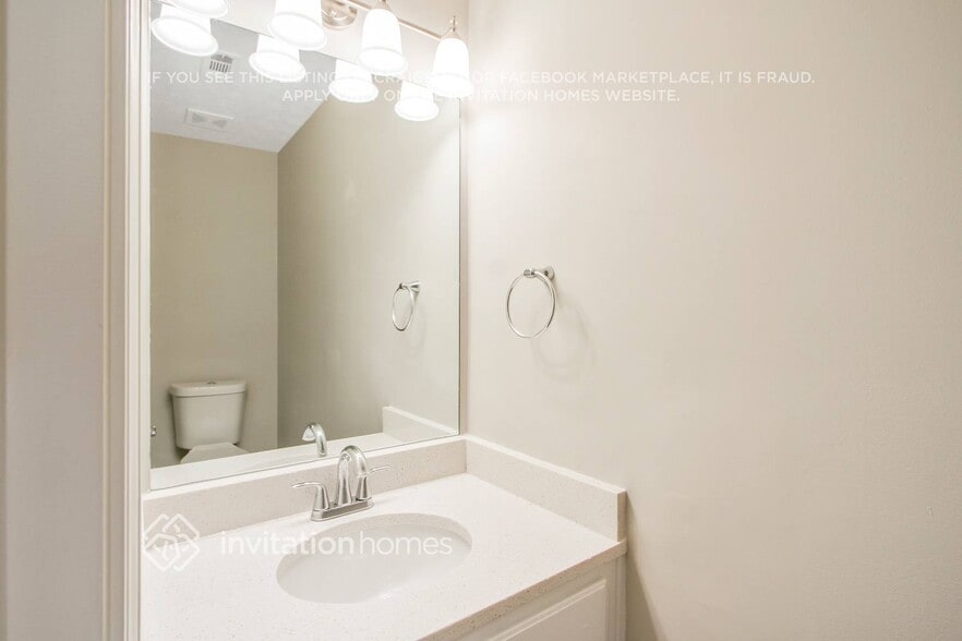 Building Photo - 3272 Summit Glen Dr