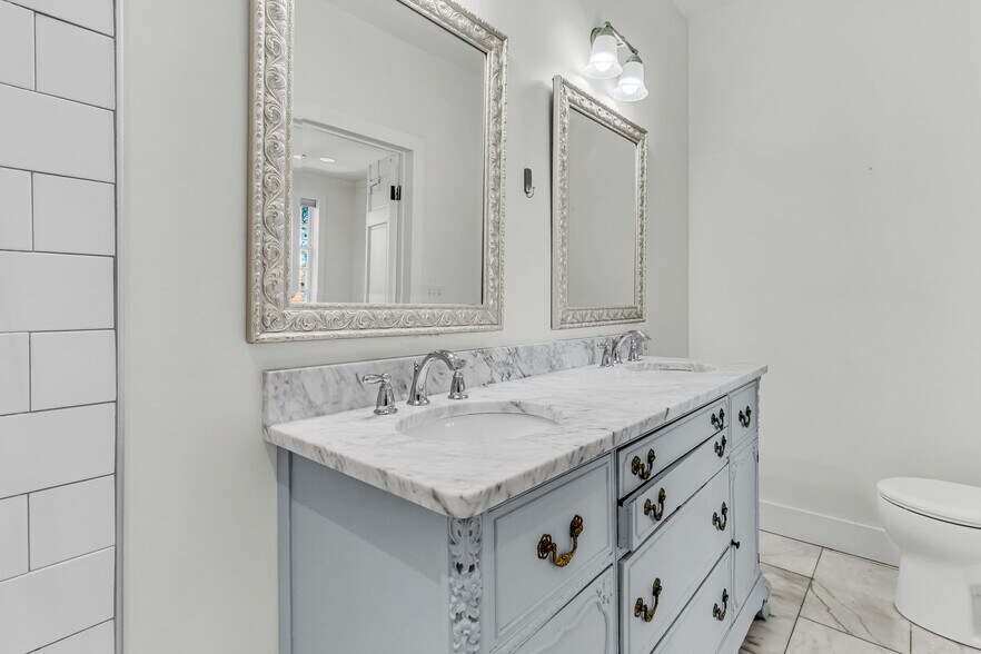 Building Photo - 40 Poinsett St