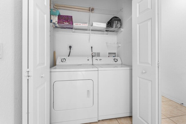 Building Photo - 4891 Bonsai Cir