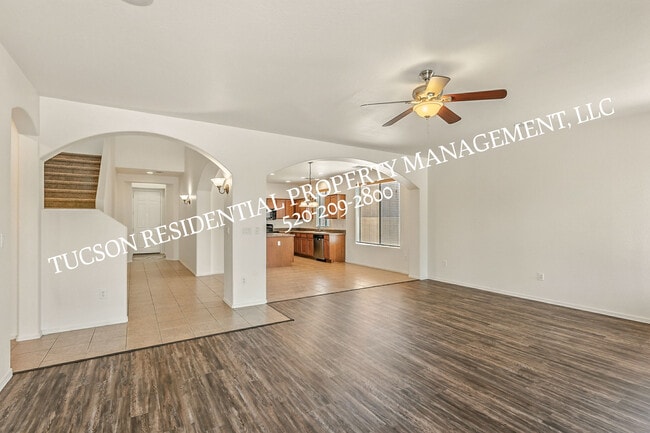 Building Photo - 814 West Camino Curvitas