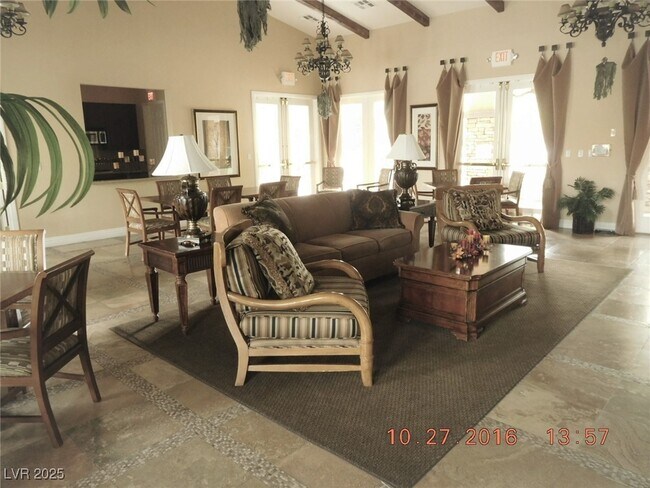 Building Photo - 10465 Saddle Mountain St