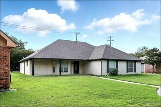 Building Photo - 1507 River Hill Dr