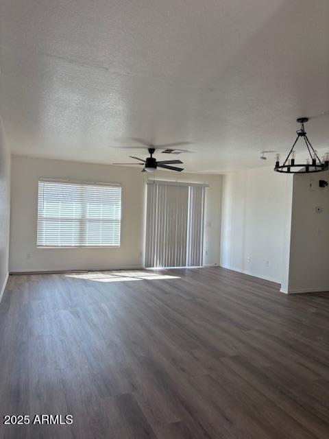 Building Photo - 1241 S Wagon Wheel Dr
