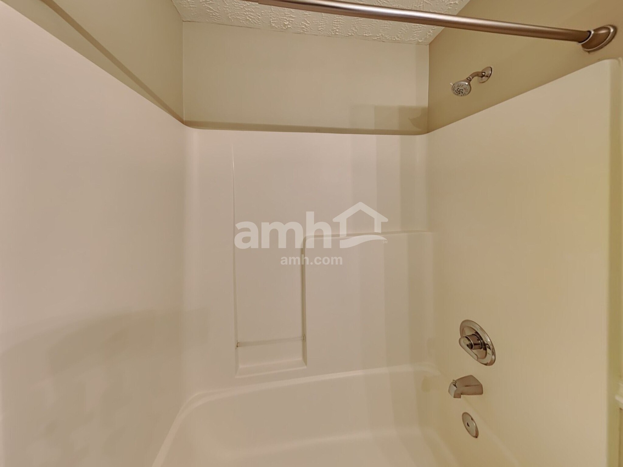 Building Photo - 6005 Mountview Dr