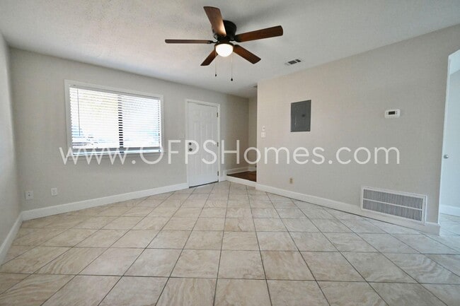 Building Photo - 710 Legion Dr