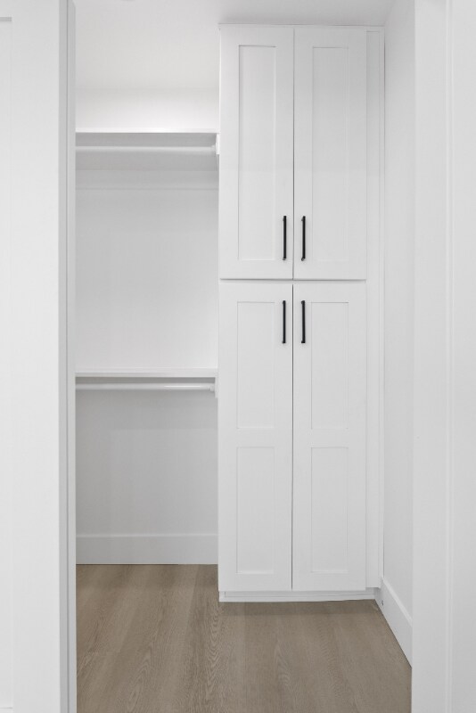 Building Photo - 232 N Hollywood Way