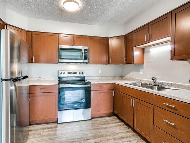 Building Photo - Evergreen Lane Apartments