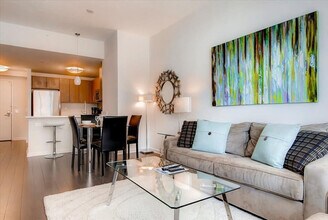 Building Photo - 388 Washington Blvd