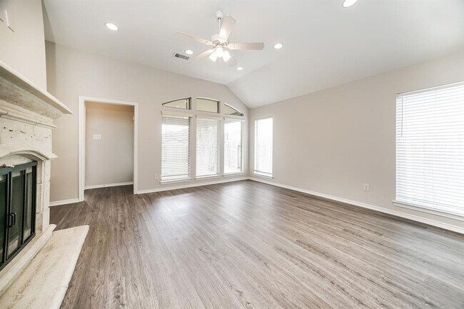 Building Photo - 27415 Macy Hills Ct