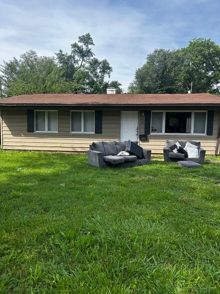Building Photo - 13 Drexel Dr