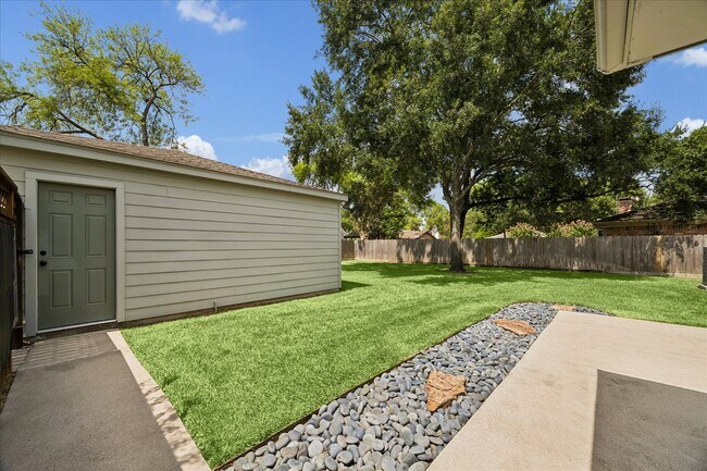Building Photo - 12322 Nova Ct