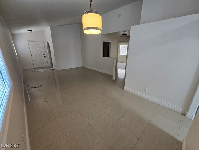 Building Photo - 2324 High Uintas Dr