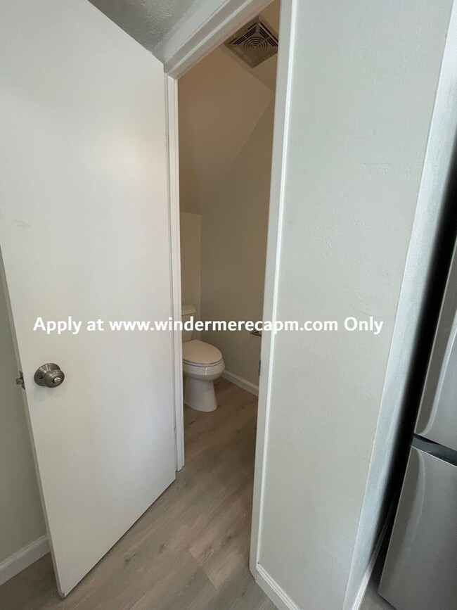 Building Photo - Now available for rent! Newly Remodeled!! ...