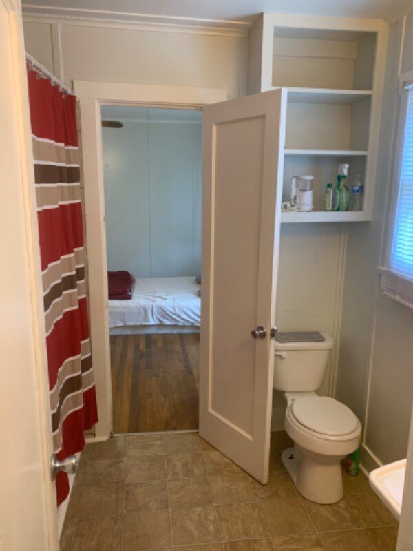 Building Photo - 614 W Lee Ave