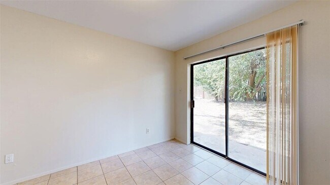 Building Photo - 301 Manuel Dr