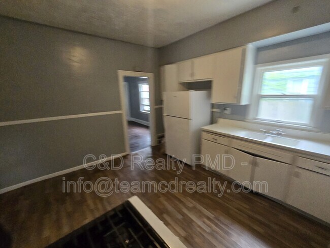 Building Photo - 378 E 156th St