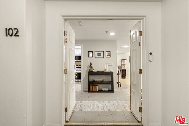 Building Photo - 12011 Goshen Ave