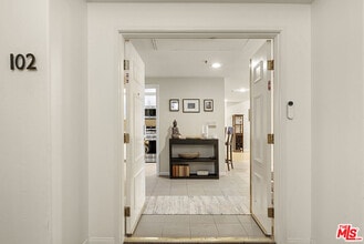 Building Photo - 12011 Goshen Ave