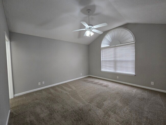 Building Photo - 817 Maricopa Dr