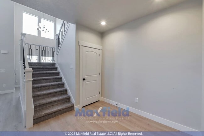 Building Photo - Great Townhome in Lehi - 3BD - 2BTH - 2GAR...