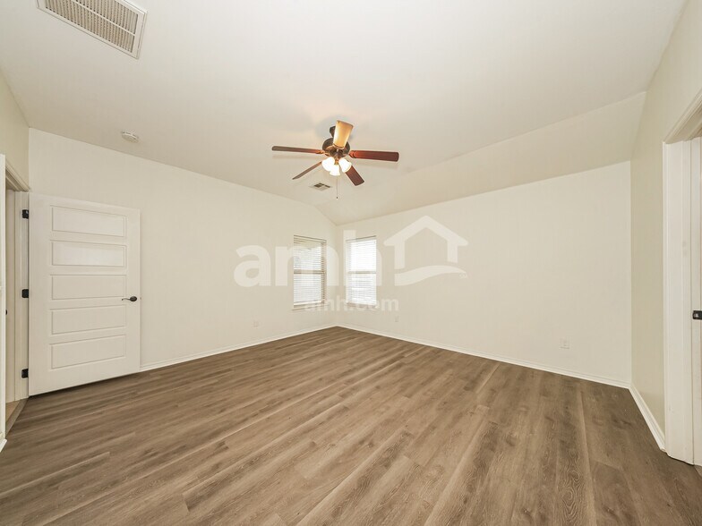 Building Photo - 1608 Ginger Ave