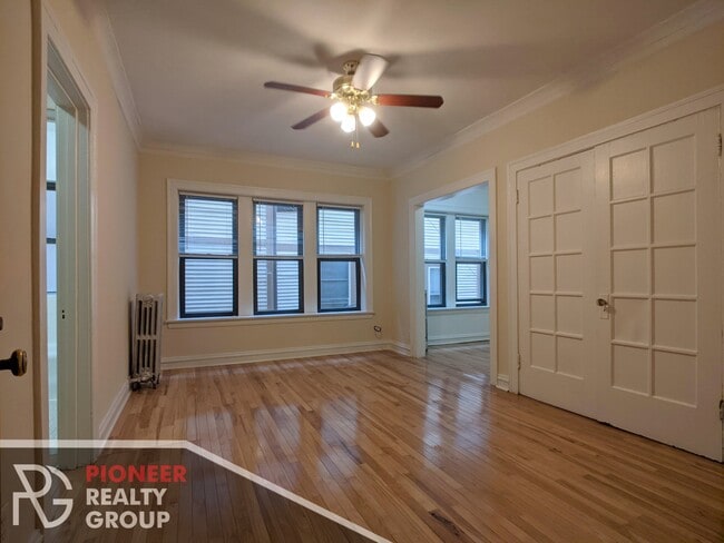 Building Photo - 4647 N Paulina St