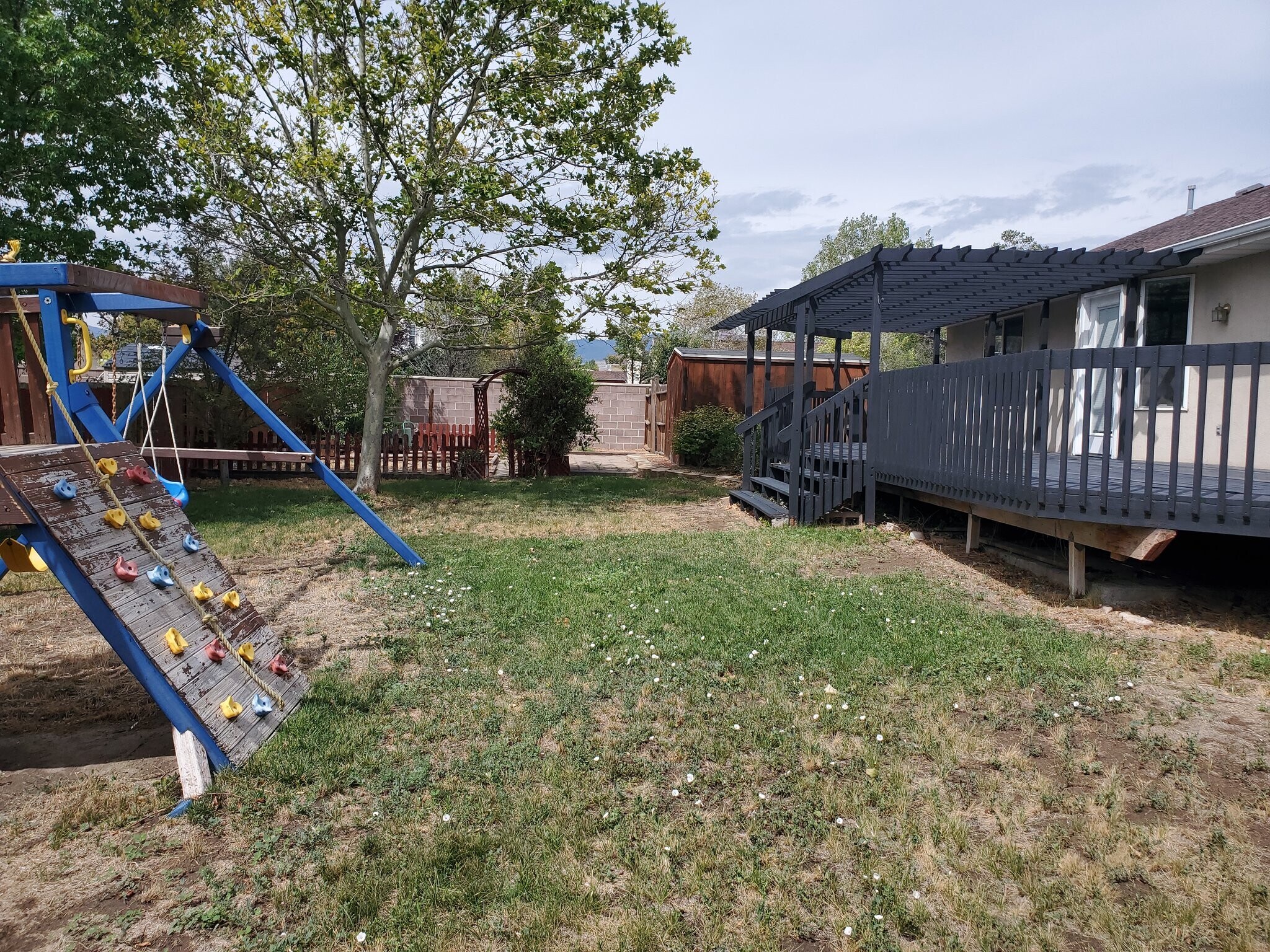 Building Photo - 4785 Dorilee Dr