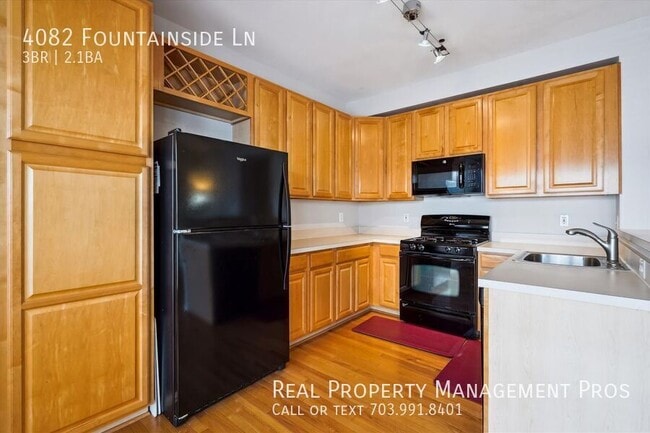 Building Photo - 4082 Fountainside Ln