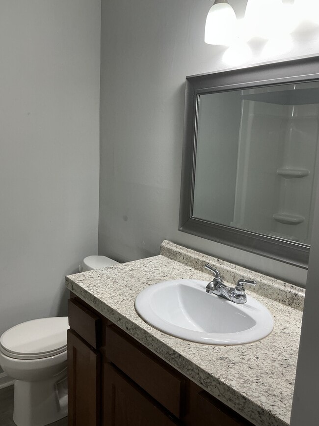 Building Photo - 1402 Tailrace Dr