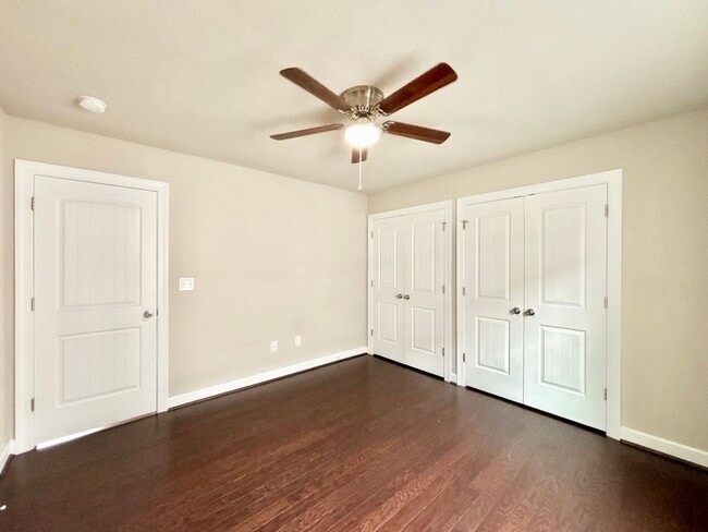 Building Photo - Gorgeous Home in Town Center Virginia Beach!