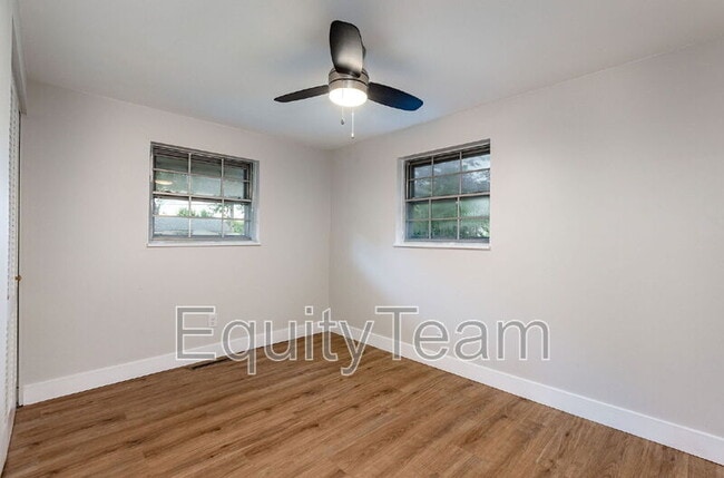 Building Photo - 722 Castro Ln