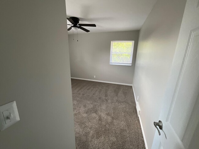 Building Photo - 2013 Terril Ln