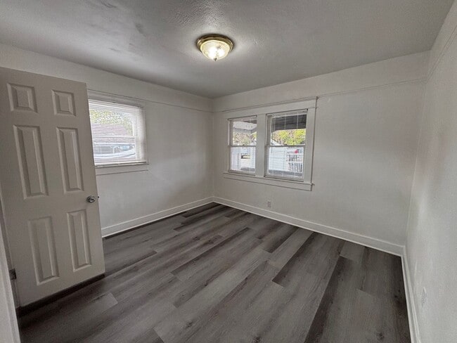 Building Photo - SDS T 2775