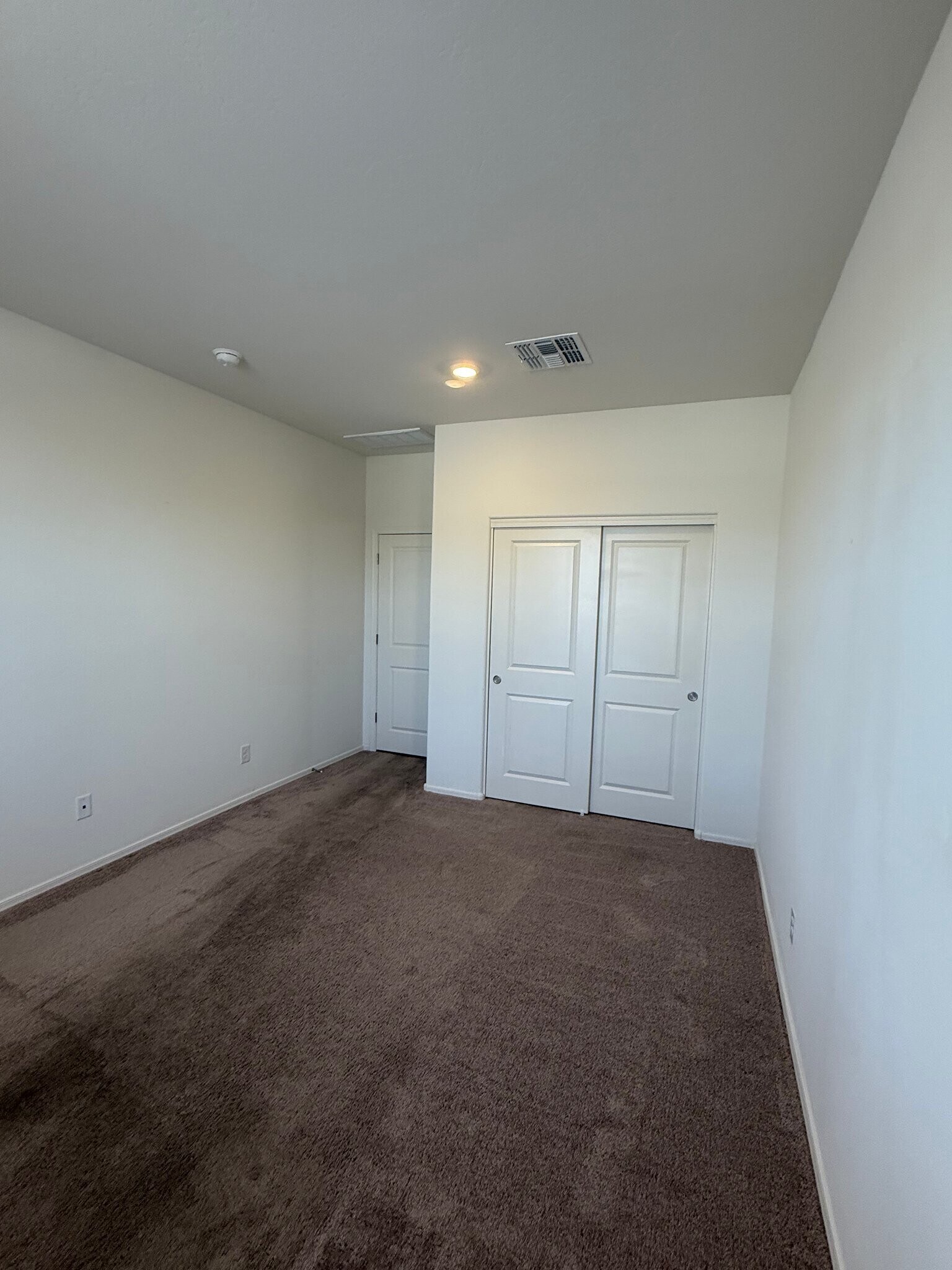 Building Photo - 1675 W Pima Ave