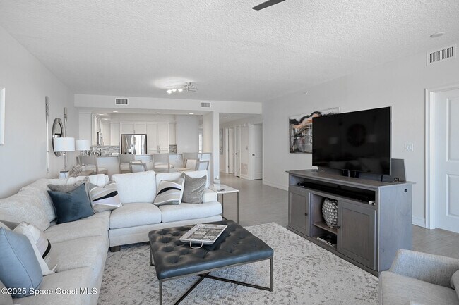 Building Photo - 1045 Jimmy Buffett Mem Hwy