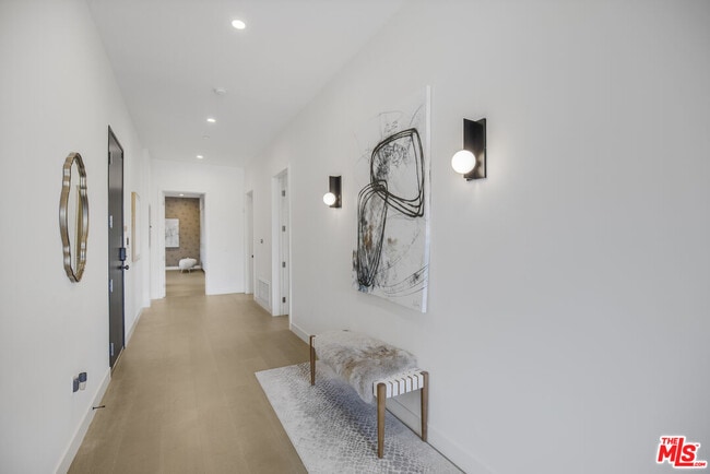 Building Photo - 10563 Ashton Ave