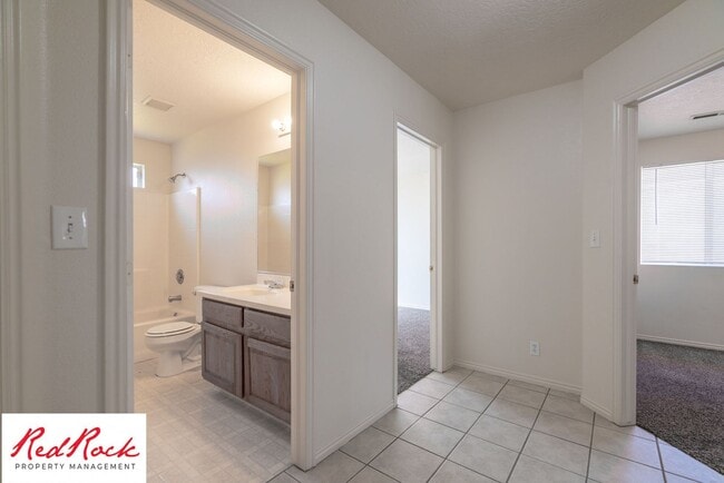 Building Photo - 2620 E 700 N