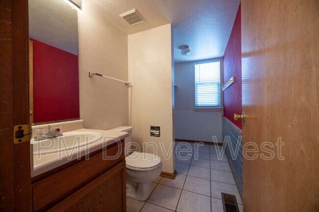 Building Photo - 17990 E Brown Pl