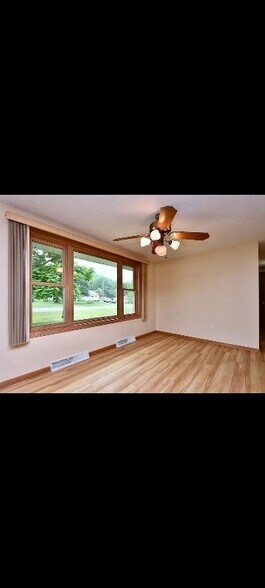 Building Photo - 42671 Lisa Ln