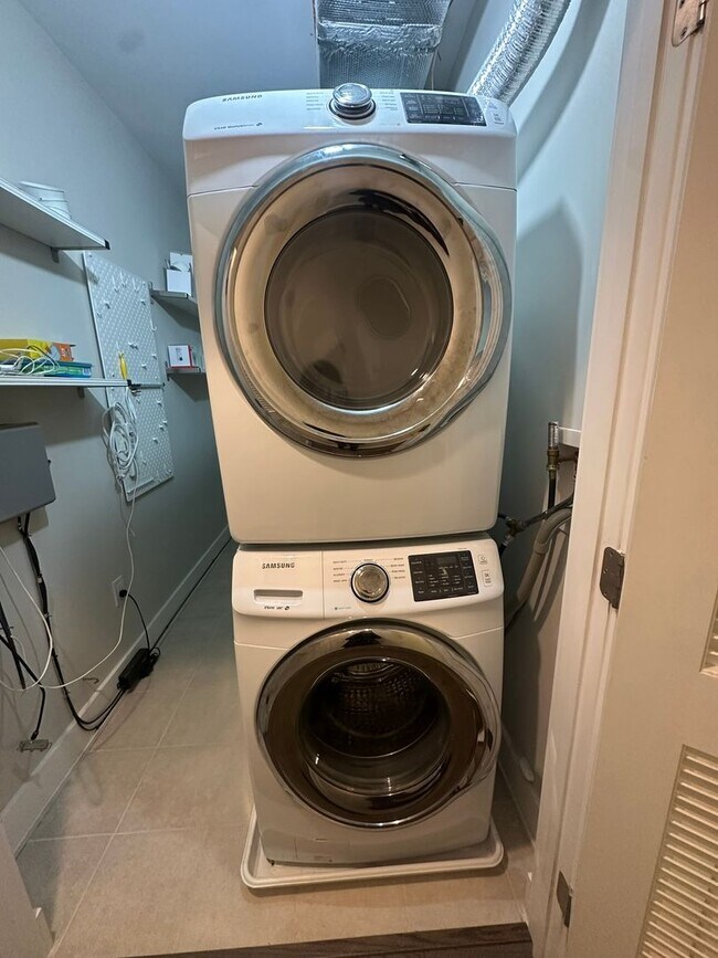 Building Photo - Modern 2 Bedroom, 2 Bathroom Penthouse with Parking in Historic LeDroit Park