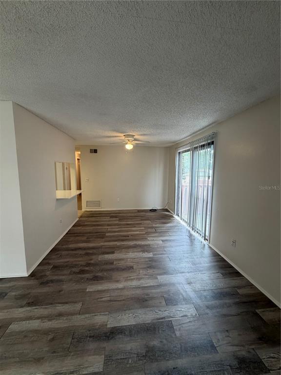 Building Photo - 4911 Silver Oaks Village