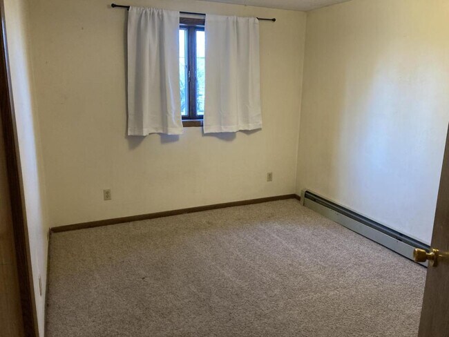 Building Photo - 5617 1/2 Ogden Avenue