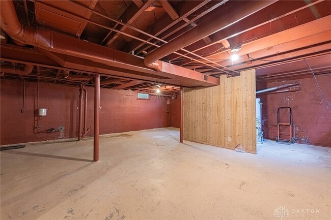 Building Photo - 521 Oakview Dr