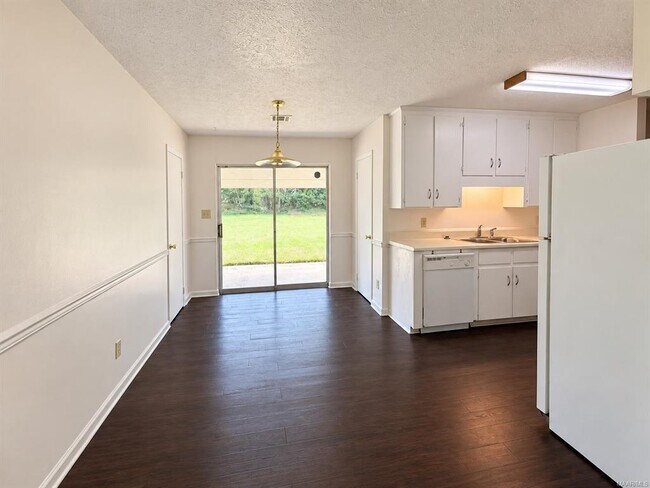Building Photo - 229 Juniper Ct