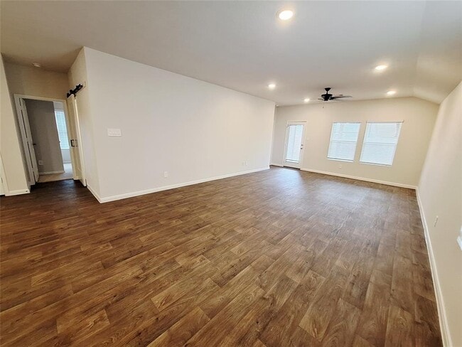 Building Photo - 1327 Camden Ln