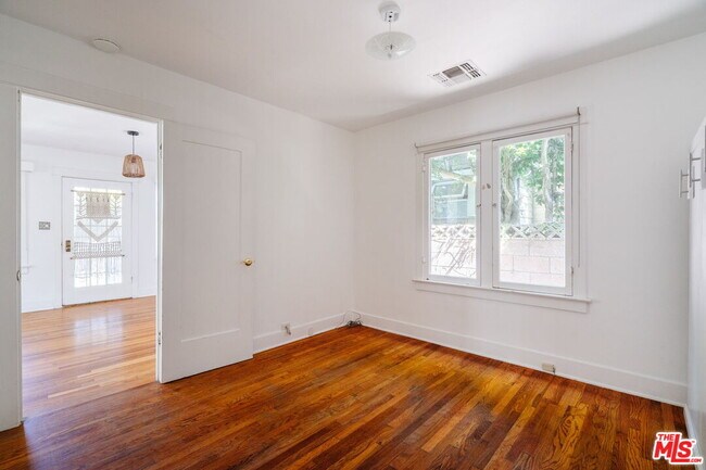 Building Photo - 840 Milwood Ave