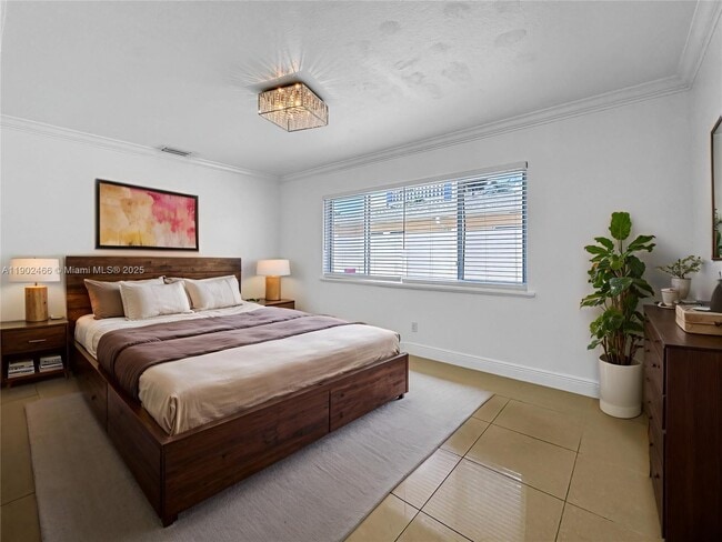 Building Photo - 508 SE 9th Ct