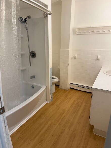 Building Photo - 235 Scott St