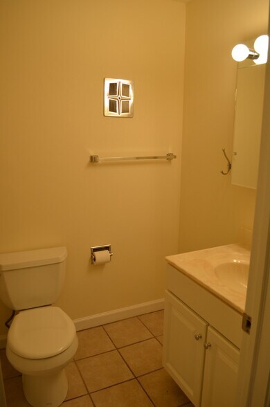 Building Photo - 2407 North Kennicott Drive